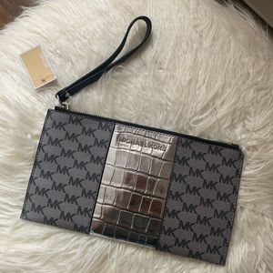 Michael Kors Wristlet
